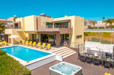 Villa em Armação de Pêra - Villa Bahamas