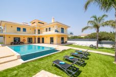 Villa in Albufeira - Villa Coral Bay